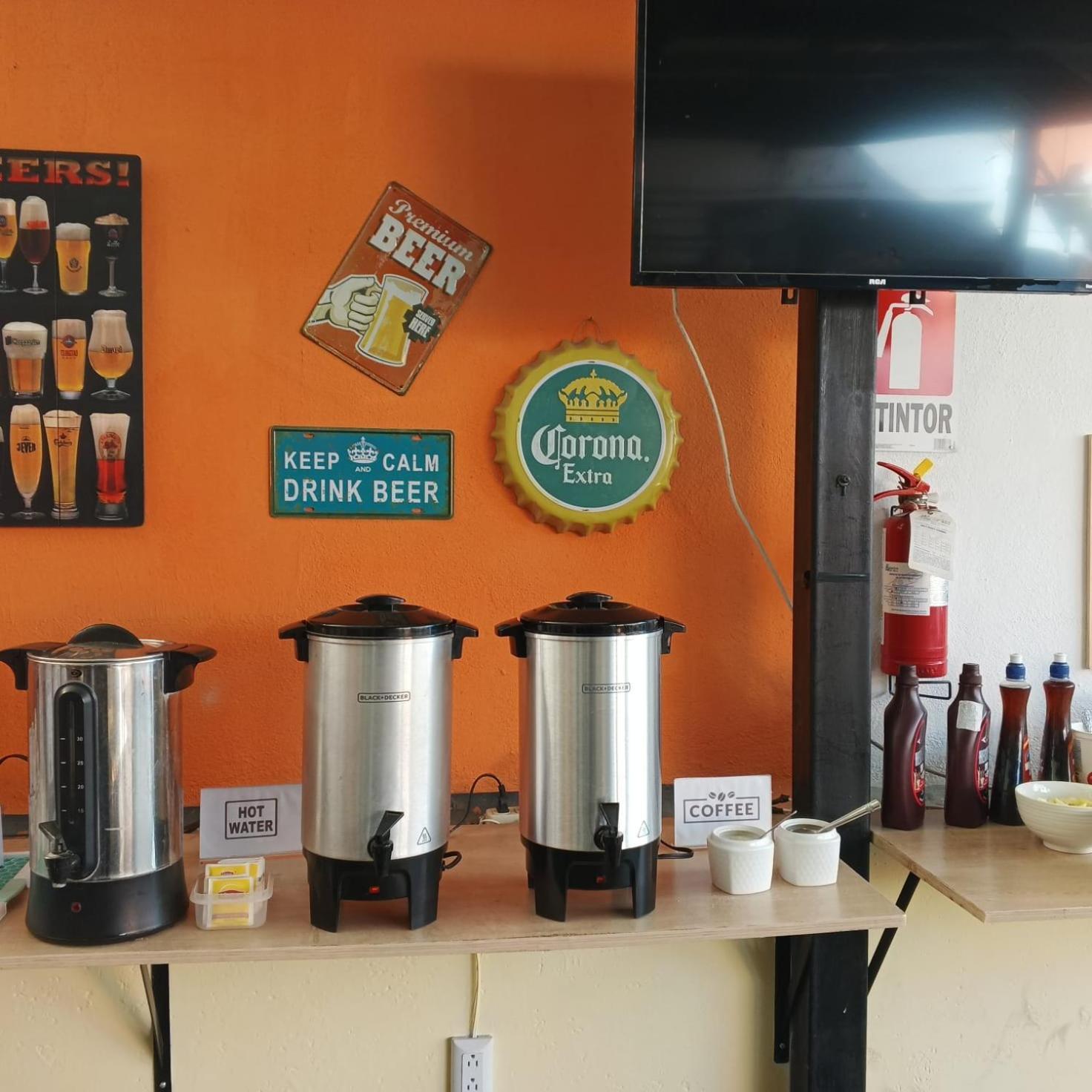 Tequila Sunrise Hostel Guatemala City Екстериор снимка