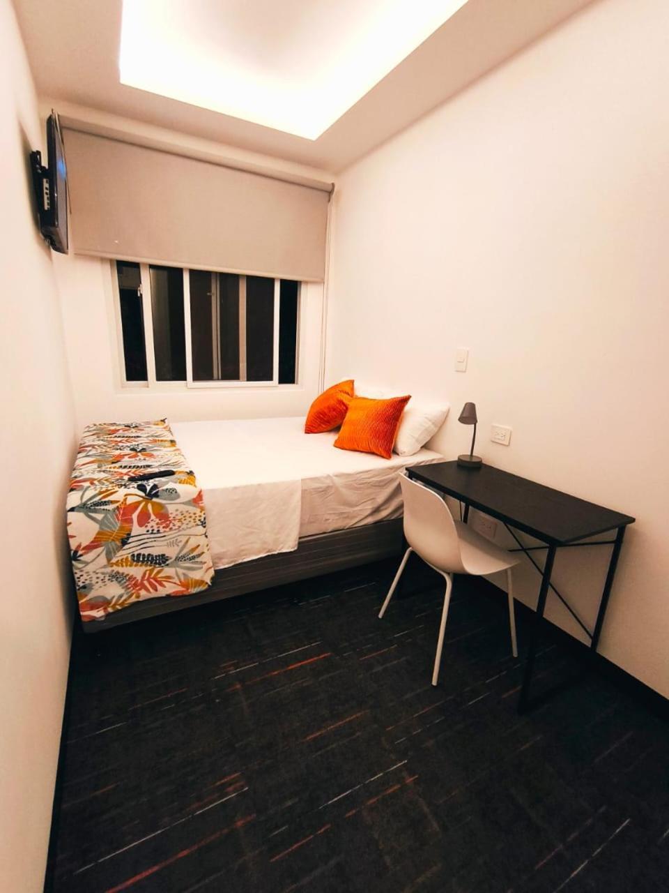 Tequila Sunrise Hostel Guatemala City Екстериор снимка